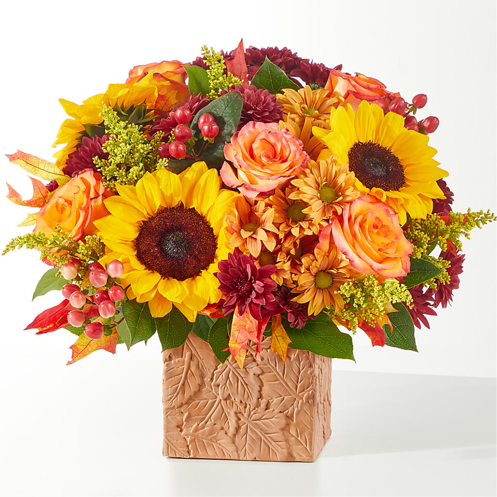 The Outdoors Bouquet – Karnation Korner Florist, Dunedin FL