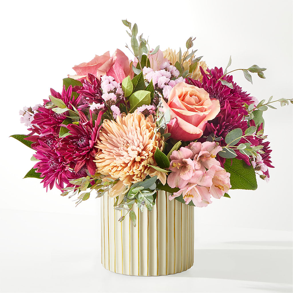 Berry Cobbler Bouquet with Ivory Vase – Karnation Korner Florist, Dunedin FL