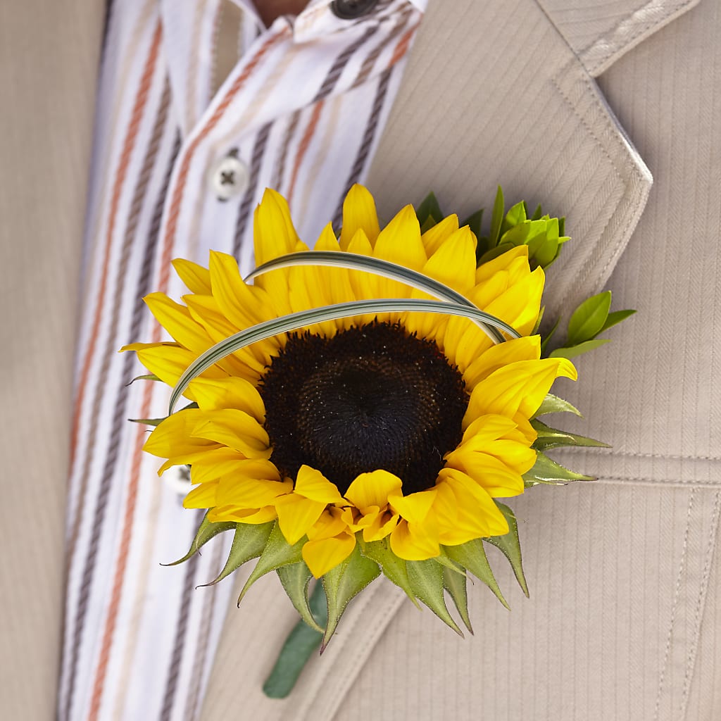Free Spirit Boutonniere – Karnation Korner Florist, Dunedin FL
