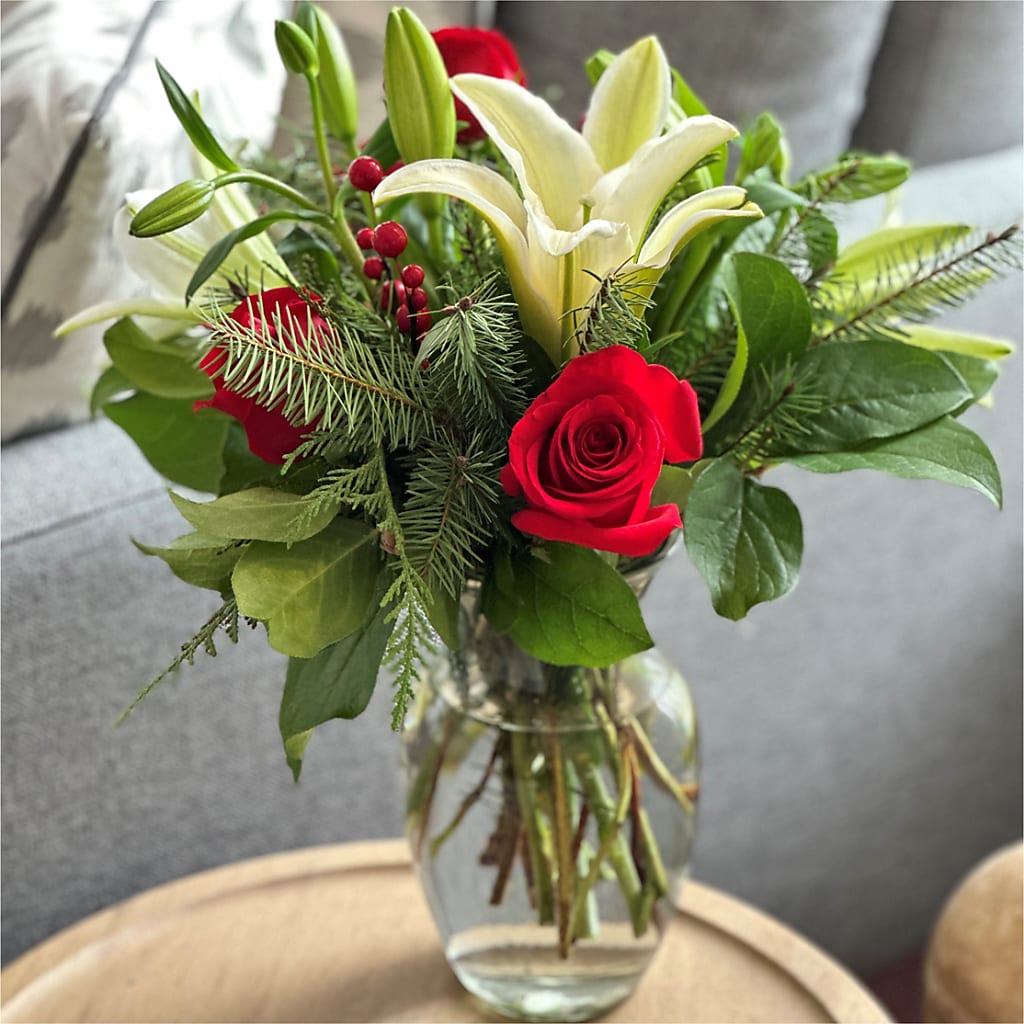 Sparkling Snowflakes Bouquet –  Karnation Korner Florist, Dunedin FL
