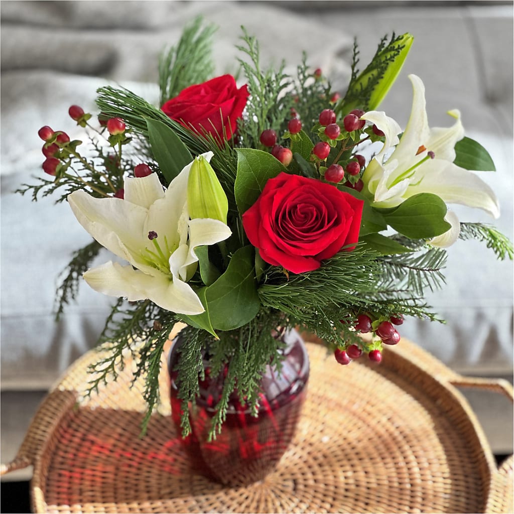 Evergreen Delight Bouquet –  Karnation Korner Florist, Dunedin FL